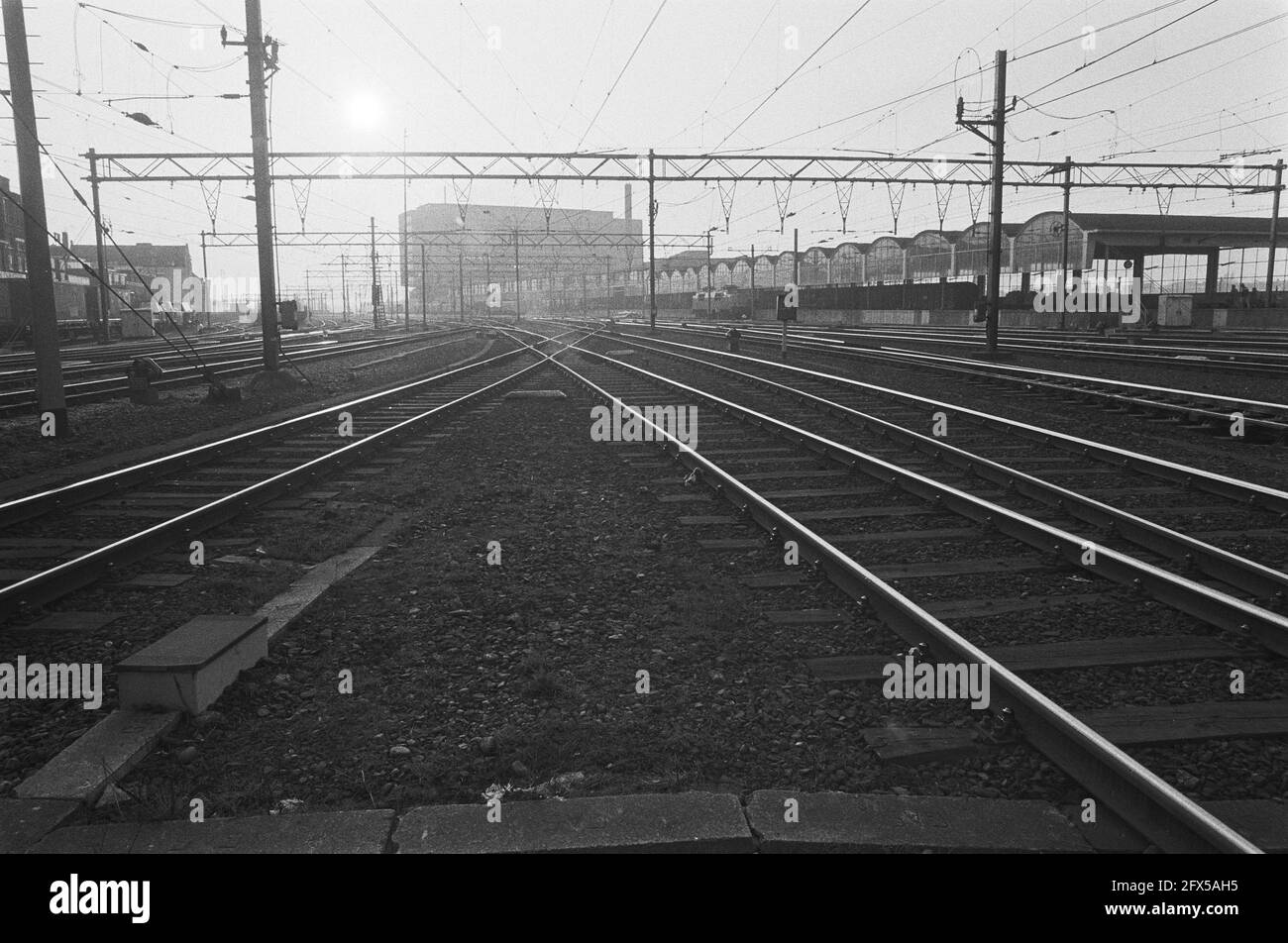 Wage restraint hires stock photography and images Alamy