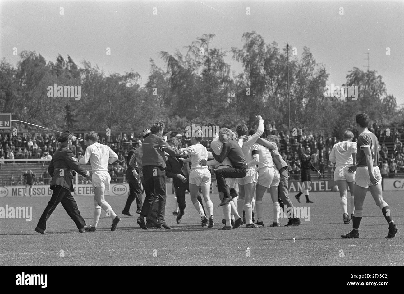 Fortuna against Telstar 1-3, soccer fans on field at first Telstar goal, May 21, 1967, sports, soccer, The Netherlands, 20th century press agency photo, news to remember, documentary, historic photography 1945-1990, visual stories, human history of the Twentieth Century, capturing moments in time Stock Photo