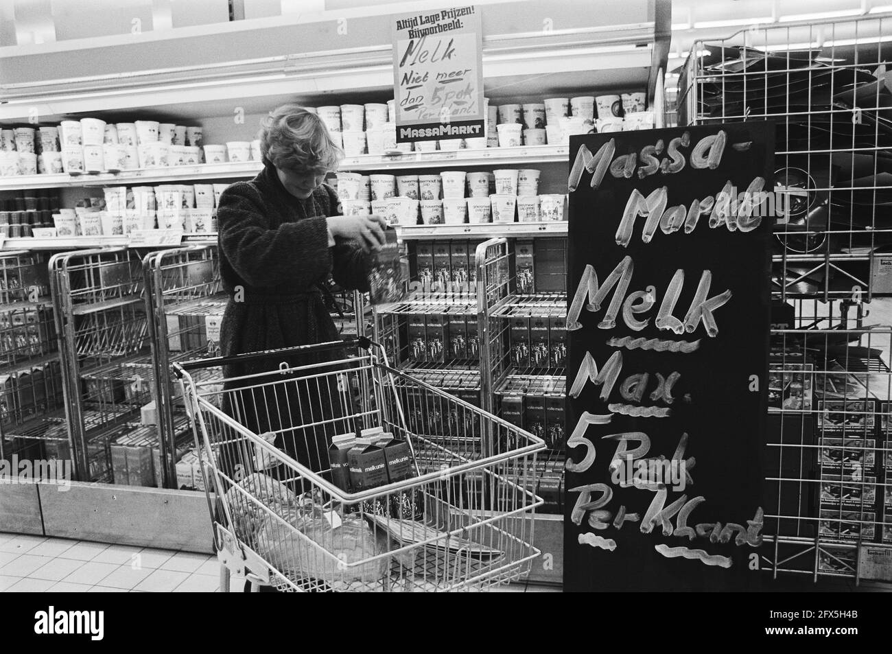 No more milk available due to strike; limited availability, January 9,  1980, MILK, strikes, The Netherlands, 20th century press agency photo, news  to remember, documentary, historic photography 1945-1990, visual stories,  human history