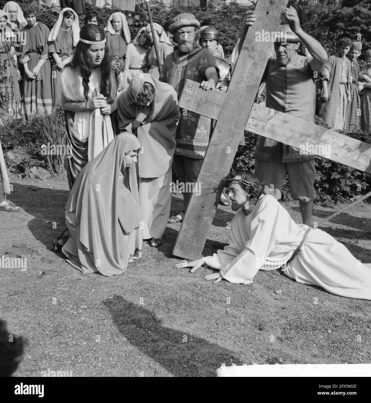 Jesus meets the weeping women Black and White Stock Photos & Images Alamy