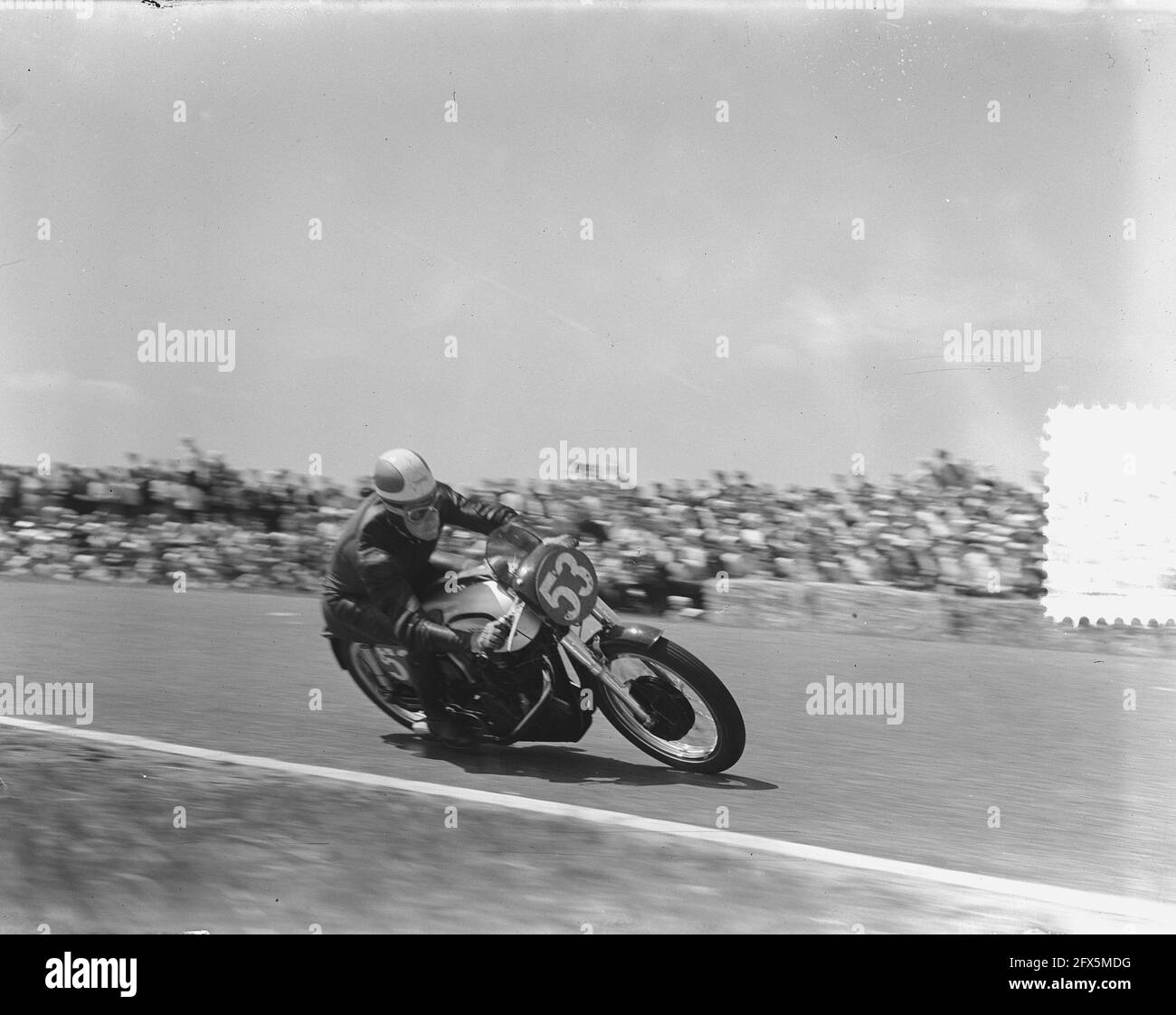 Geoff Duke winner of the 350cc race, June 27, 1952, motorsports, The Netherlands, 20th century press agency photo, news to remember, documentary, historic photography 1945-1990, visual stories, human history of the Twentieth Century, capturing moments in time Stock Photo