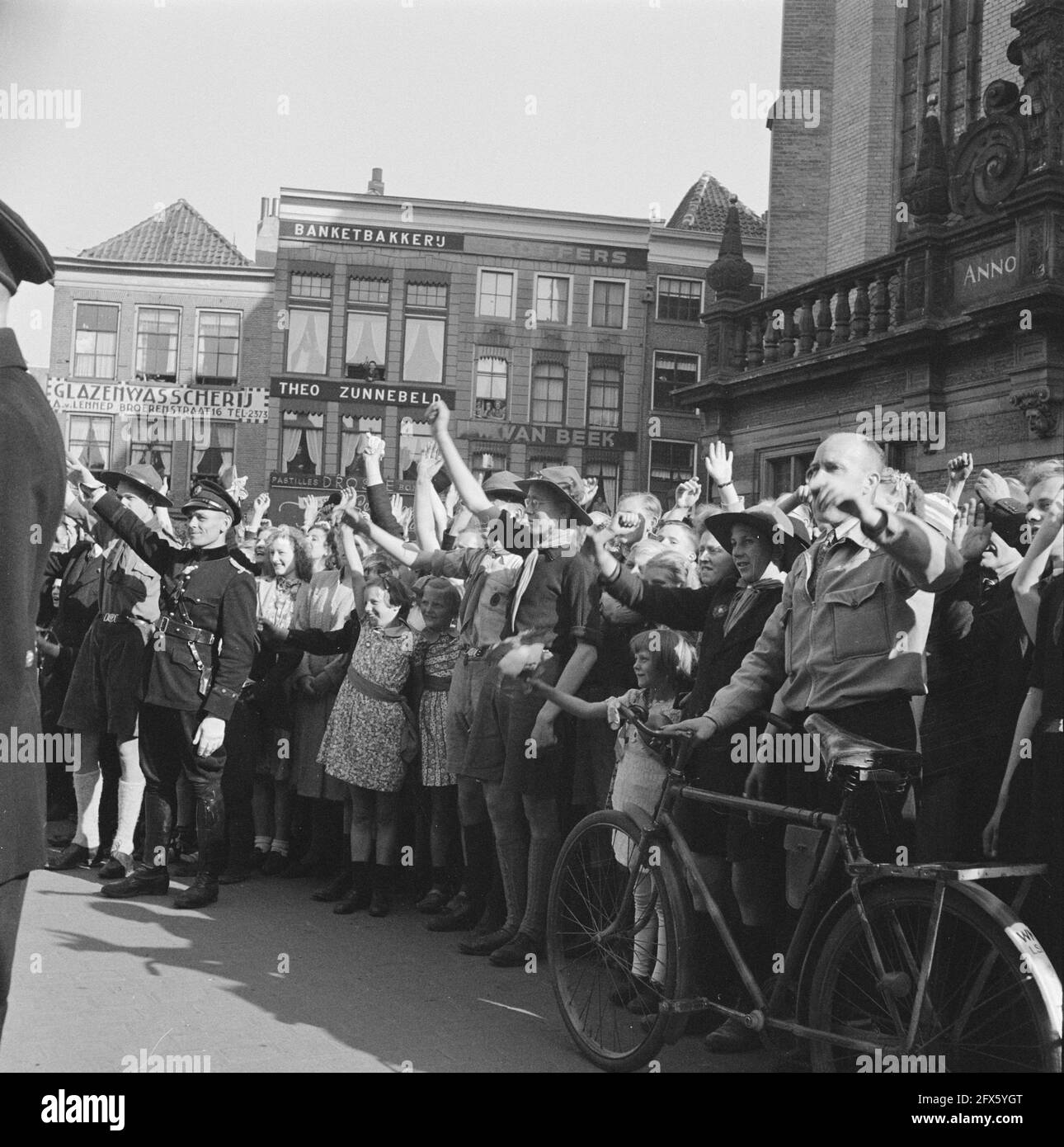 Great enthusiasm of Zwolle citizenry, April 17, 1945, The Netherlands, 20th century press agency photo, news to remember, documentary, historic photography 1945-1990, visual stories, human history of the Twentieth Century, capturing moments in time Stock Photo