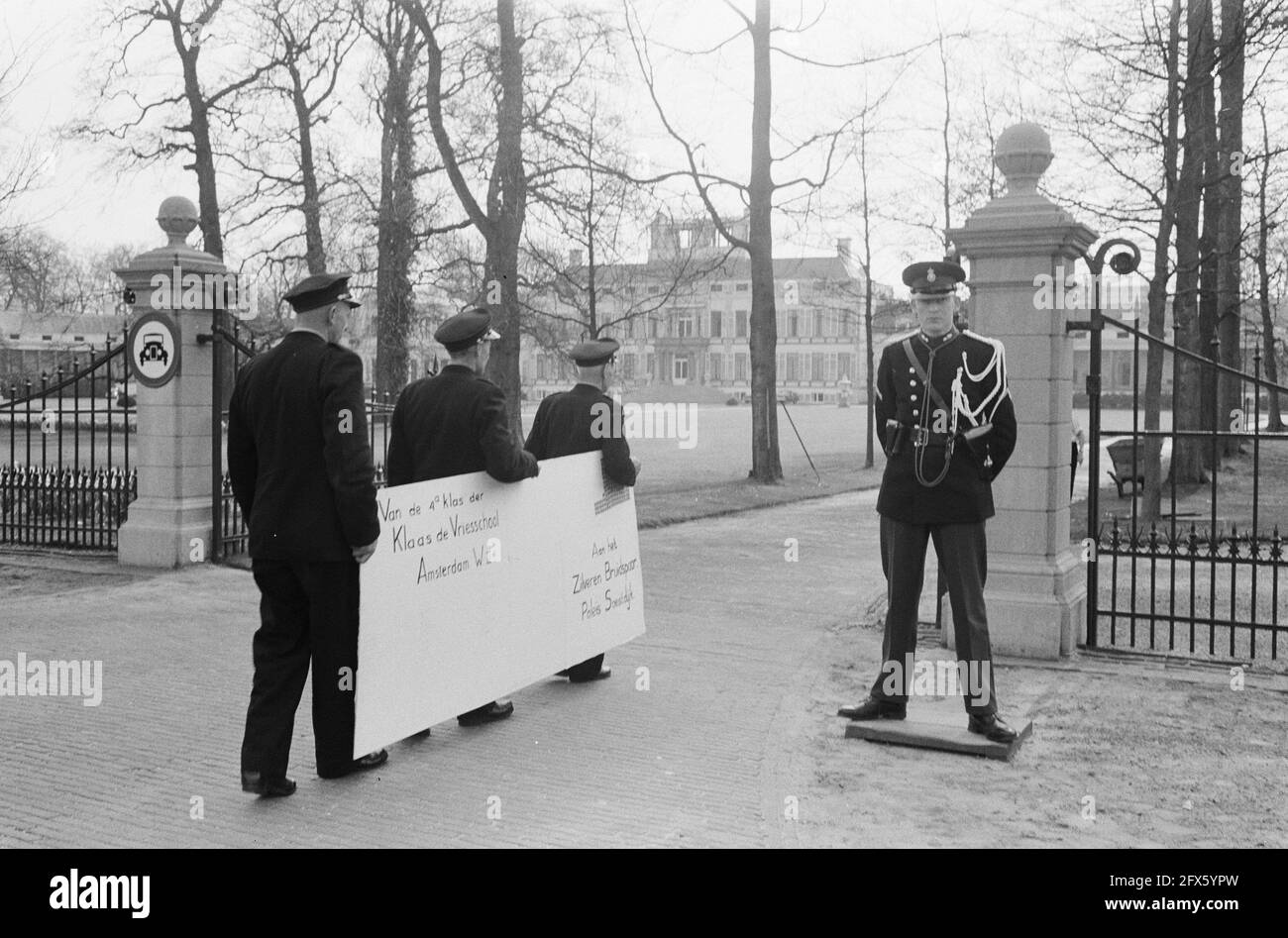 Largest postcard delivered hires stock photography and images Alamy