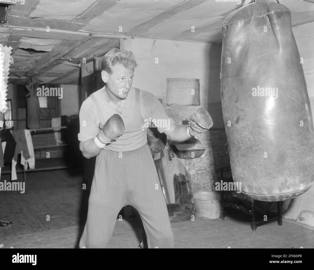 Boxers training for Olympics 1964 Herman Schregardus (welterweight), August  27, 1964, boxing, portraits, sports, The Netherlands, 20th century press  agency photo, news to remember, documentary, historic photography  1945-1990, visual stories, human history