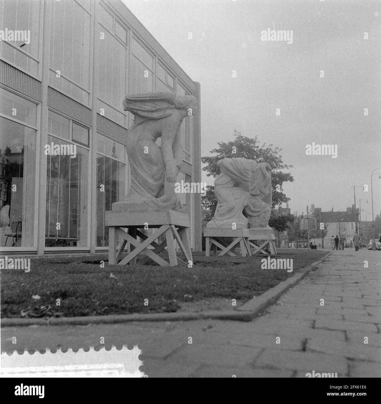 H. van Lith in front of Municipal Museum for Philips monument / dark, May 30, 1957, The Netherlands, 20th century press agency photo, news to remember, documentary, historic photography 1945-1990, visual stories, human history of the Twentieth Century, capturing moments in time Stock Photo