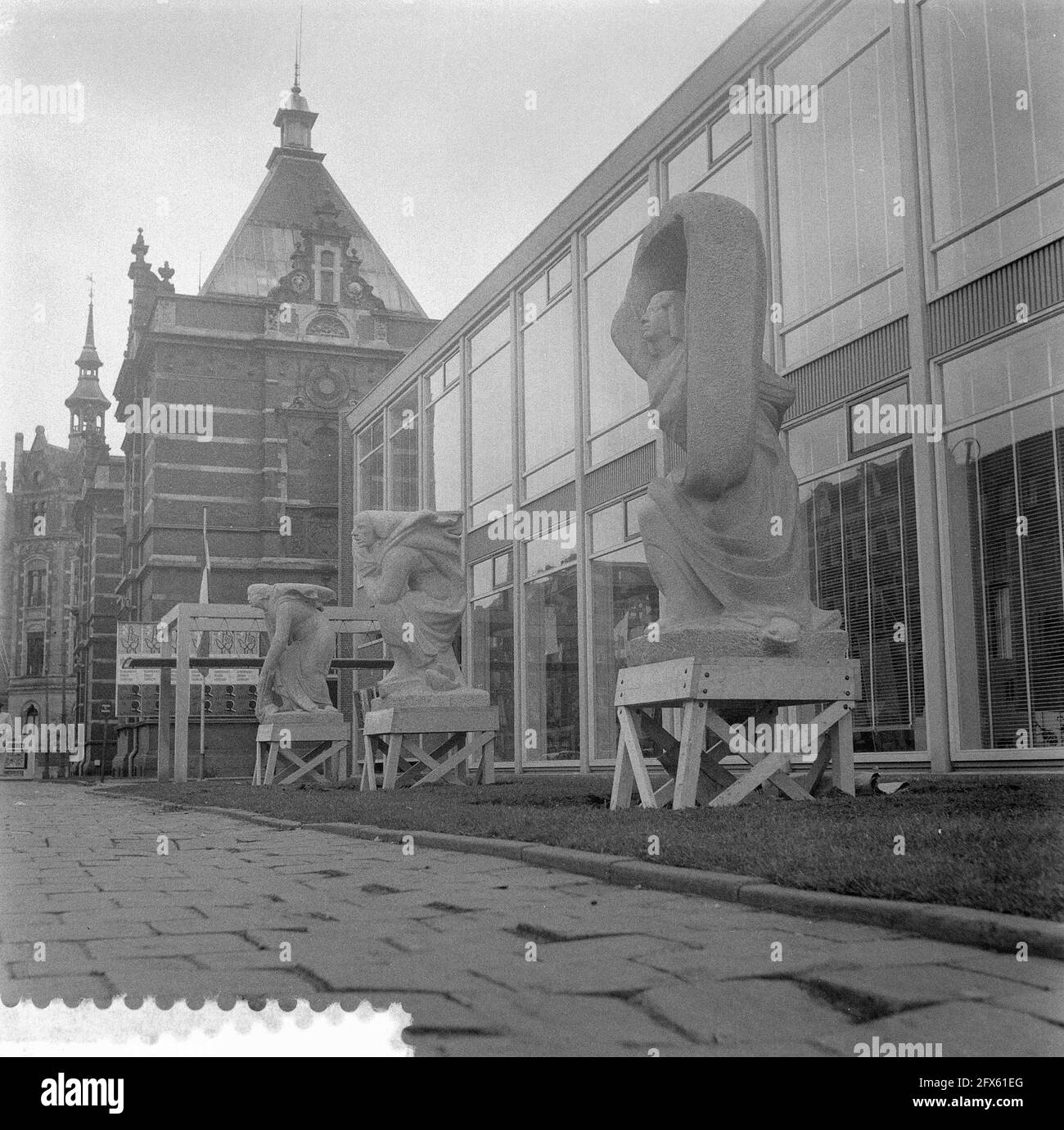 H. van Lith in front of Gemeentelijk Museum voor Philipsmonument / dark, May 31, 1957, The Netherlands, 20th century press agency photo, news to remember, documentary, historic photography 1945-1990, visual stories, human history of the Twentieth Century, capturing moments in time Stock Photo
