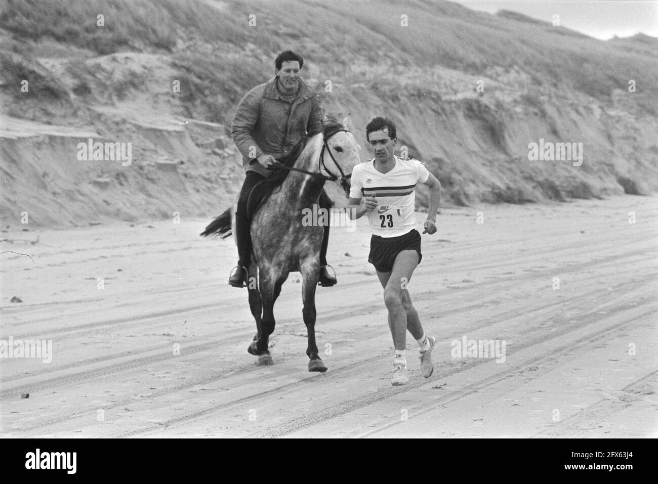 Egmond aan zee half marathon Black and White Stock Photos & Images Alamy