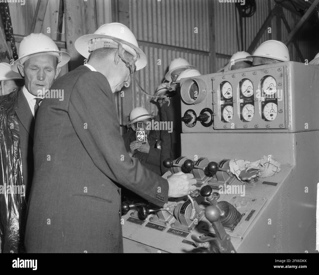 Natural gas field at Slochteren officially put into use Mr. Fock and Dr. de Pous during the commissioning of the tower, July 25, 1963, The Netherlands, 20th century press agency photo, news to remember, documentary, historic photography 1945-1990, visual stories, human history of the Twentieth Century, capturing moments in time Stock Photo