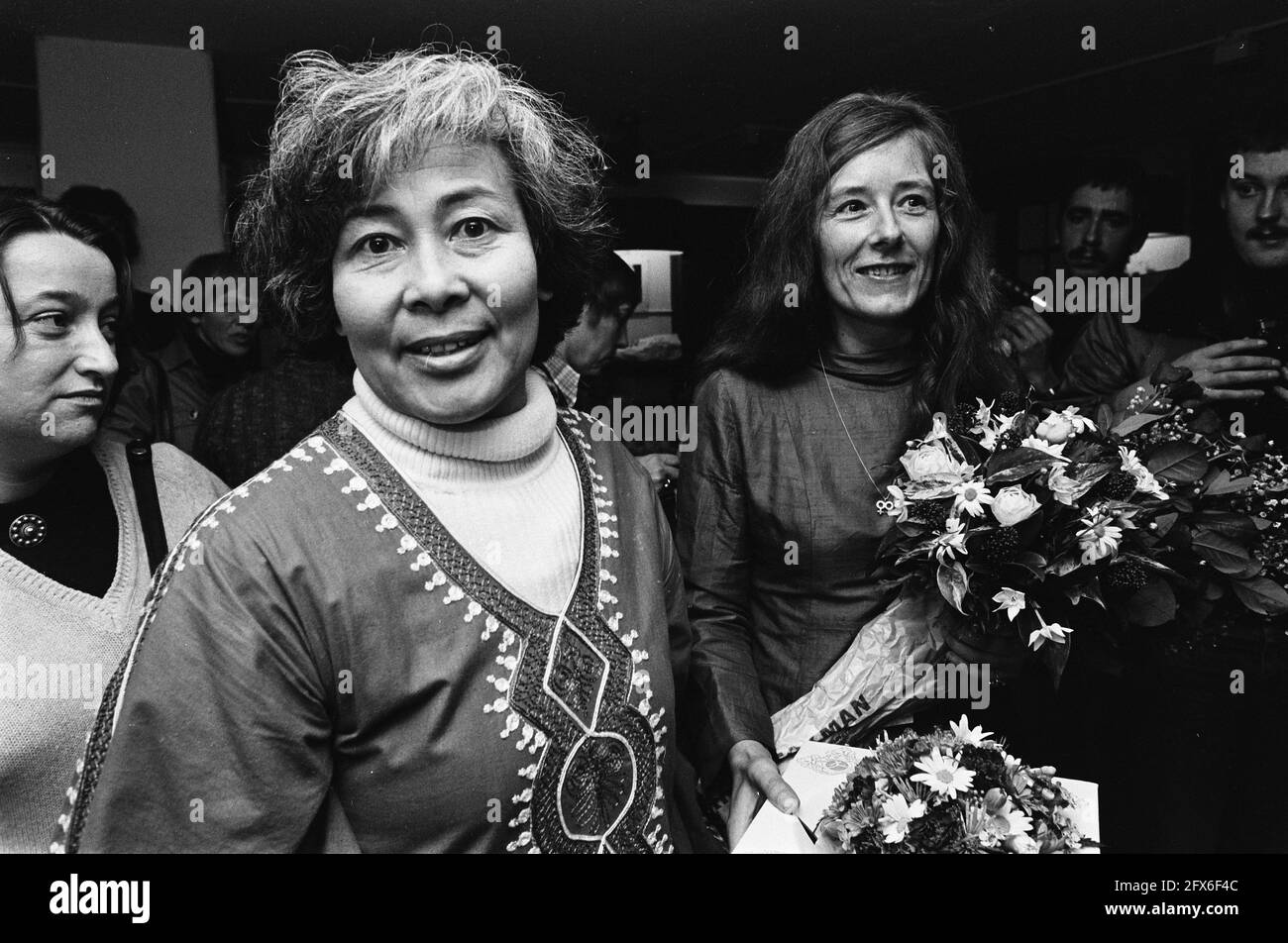 Hetty Romein-Verschoor (l) and Joke Smit, November 30, 1979, award ceremonies, women's emancipation, The Netherlands, 20th century press agency photo, news to remember, documentary, historic photography 1945-1990, visual stories, human history of the Twentieth Century, capturing moments in time Stock Photo