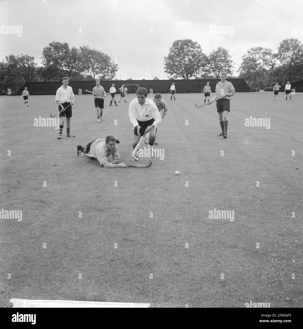 Hockey ASC against Rest of the Netherlands as part of the Lustrumfeesten (game moment), June 28, 1962, field hockey, lustrumfeesten, The Netherlands, 20th century press agency photo, news to remember, documentary, historic photography 1945-1990, visual stories, human history of the Twentieth Century, capturing moments in time Stock Photo
