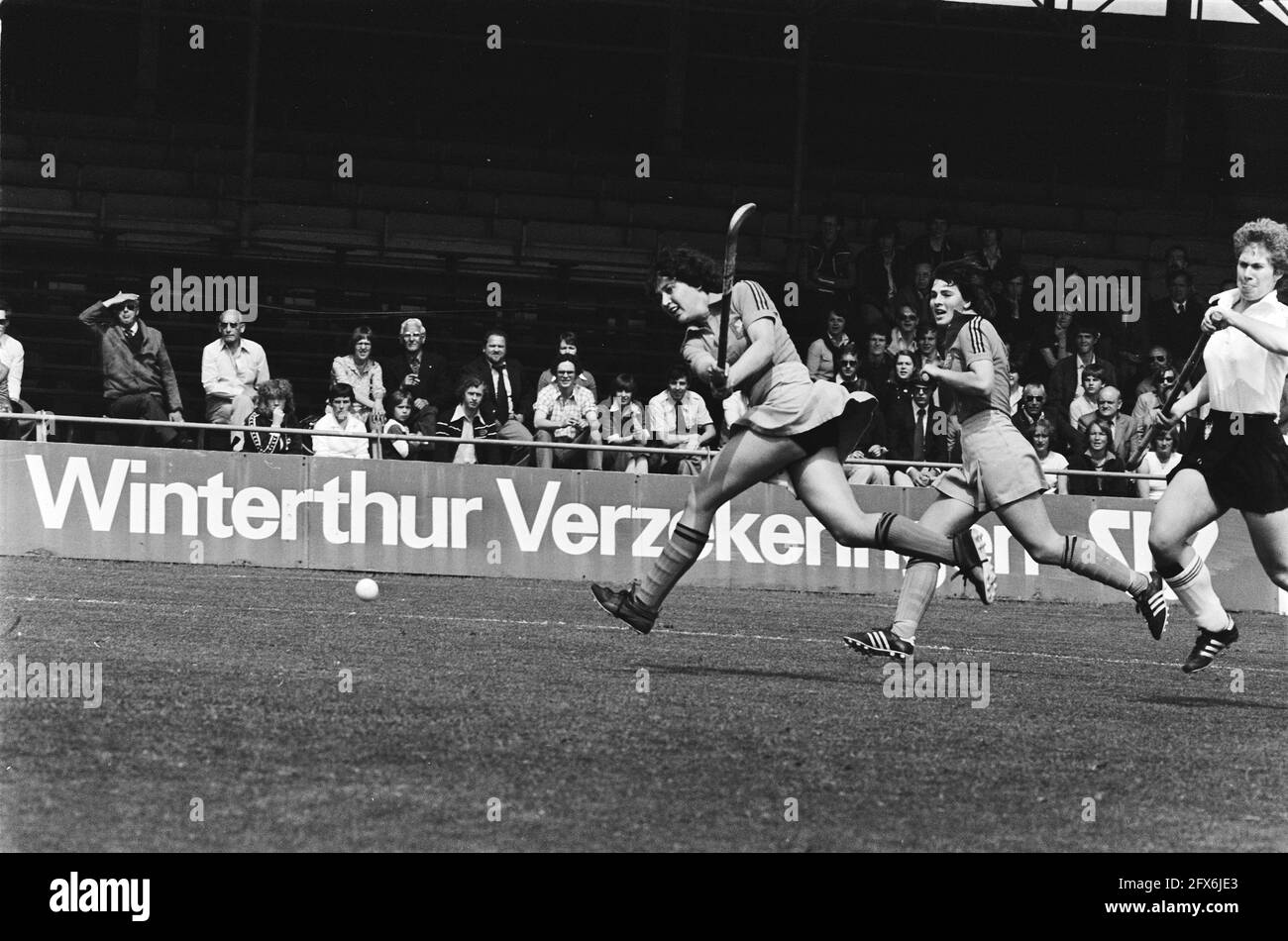 Hockey international match Netherlands against Germany (ladies), Margriet Blijerveld scores, center Toos Bax, May 1, 1978, field hockey, sports, The Netherlands, 20th century press agency photo, news to remember, documentary, historic photography 1945-1990, visual stories, human history of the Twentieth Century, capturing moments in time Stock Photo