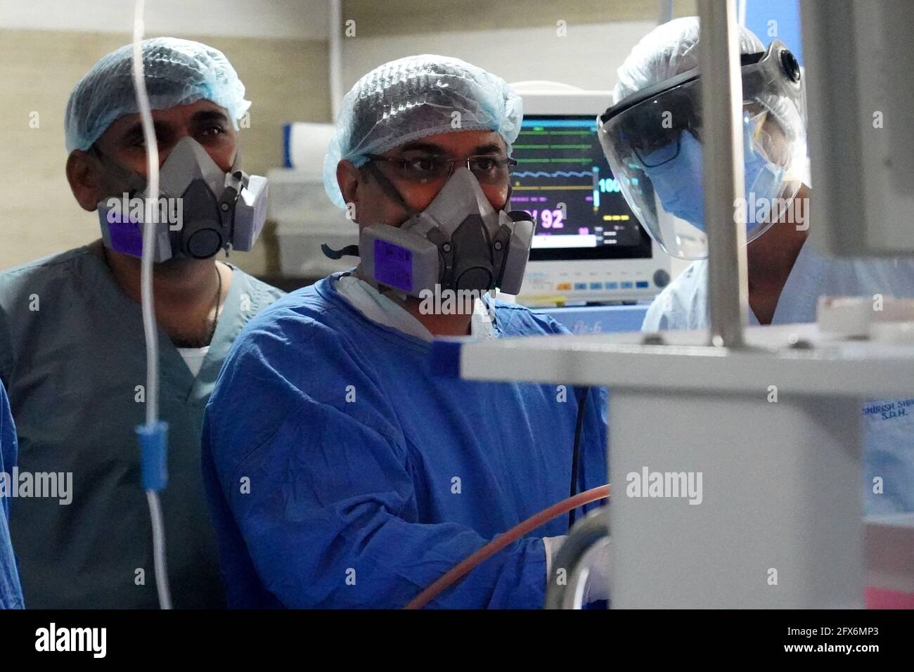 Sinus endoscopic surgery hires stock photography and images Alamy