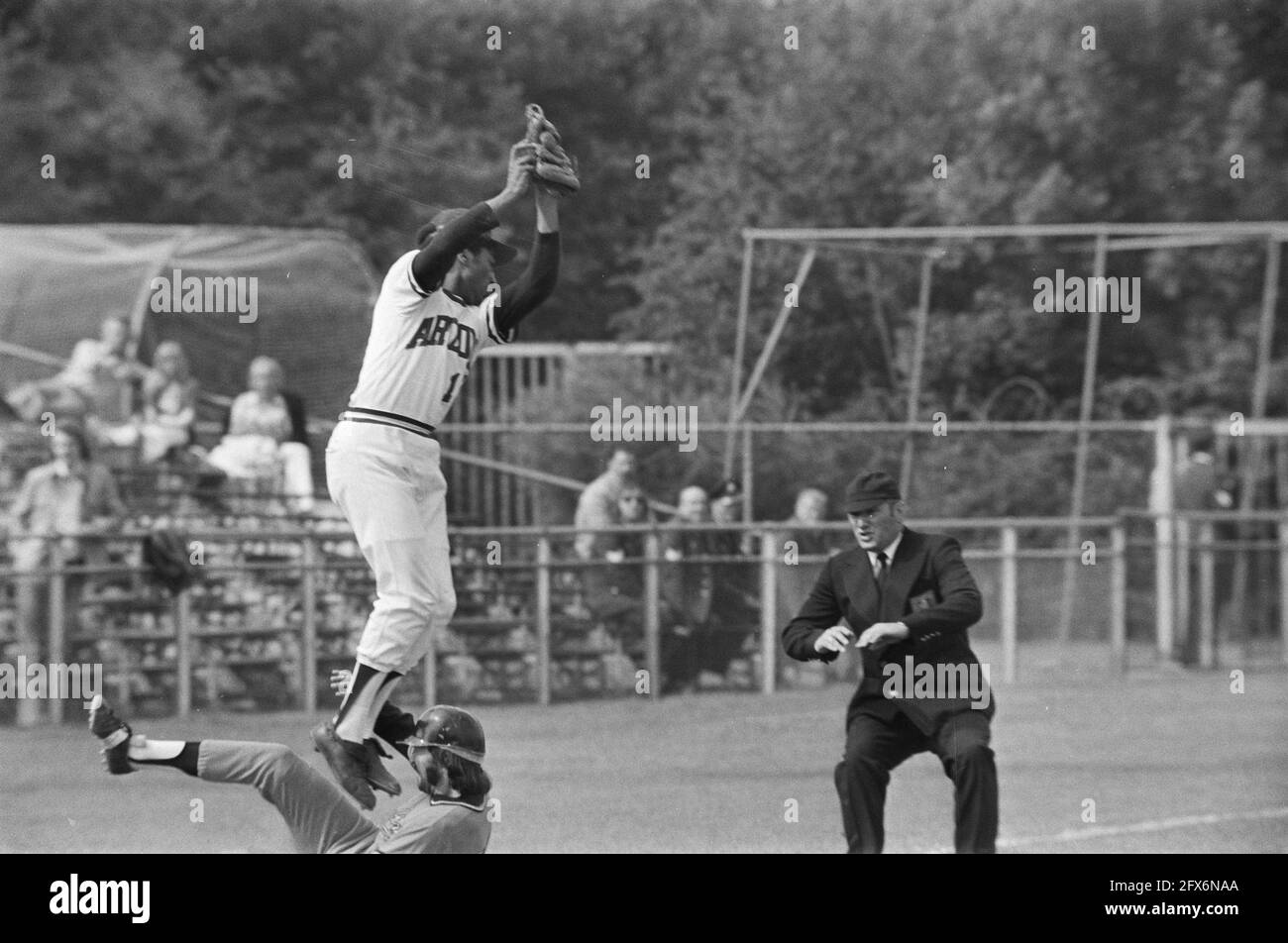 1990 baseball hi-res stock photography and images - Page 5 - Alamy