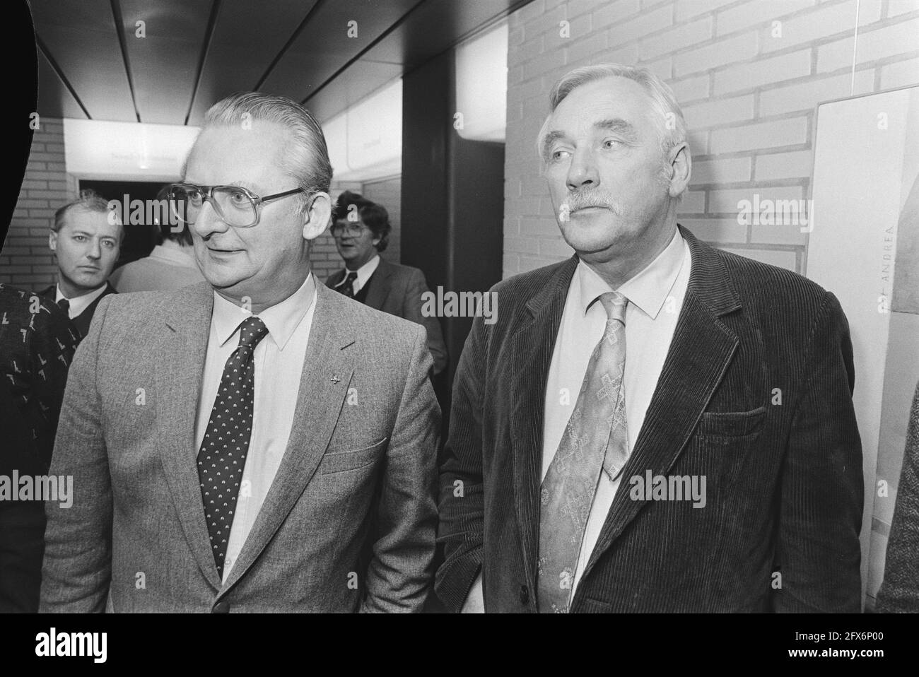 AbvaKabo chairman Van der Scheur and CFO chairman De Jong (l), November 21, 1983, civil servants, wage and price policy, unions, meetings, chairmen, The Netherlands, 20th century press agency photo, news to remember, documentary, historic photography 1945-1990, visual stories, human history of the Twentieth Century, capturing moments in time Stock Photo