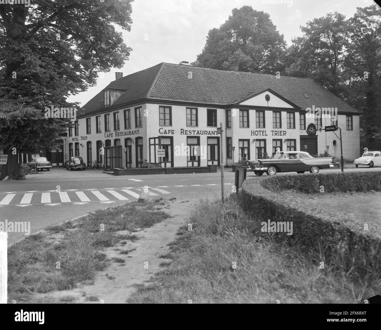 Hotel Trier in Soestdijk (auctioned). Exterior, June 26, 1961, The Netherlands, 20th century press agency photo, news to remember, documentary, historic photography 1945-1990, visual stories, human history of the Twentieth Century, capturing moments in time Stock Photo