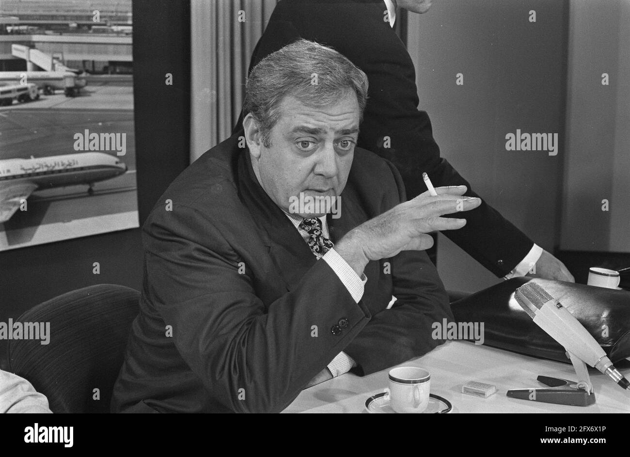 Actors Raymond Burr and ex-Tarzan Johnny Weismuller (USA) arrive at Schiphol Airport; right Burr, head on, June 24, 1970, ACTORS, actors, The Netherlands, 20th century press agency photo, news to remember, documentary, historic photography 1945-1990, visual stories, human history of the Twentieth Century, capturing moments in time Stock Photo