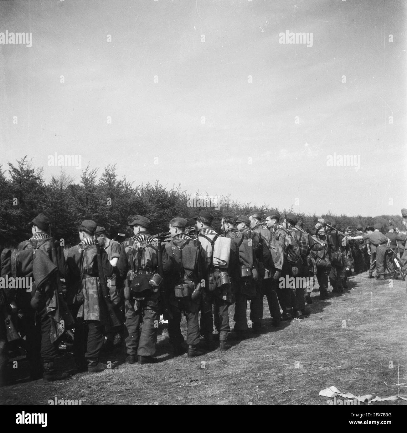 Fallschirmjager 1945 hi-res stock photography and images - Alamy