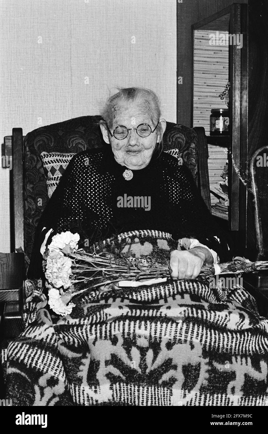 110 Years old Gerarda Huzenkamp Bosgoed (oldest Dutch person), May 14, 1980, old age, The Netherlands, 20th century press agency photo, news to remember, documentary, historic photography 1945-1990, visual stories, human history of the Twentieth Century, capturing moments in time Stock Photo