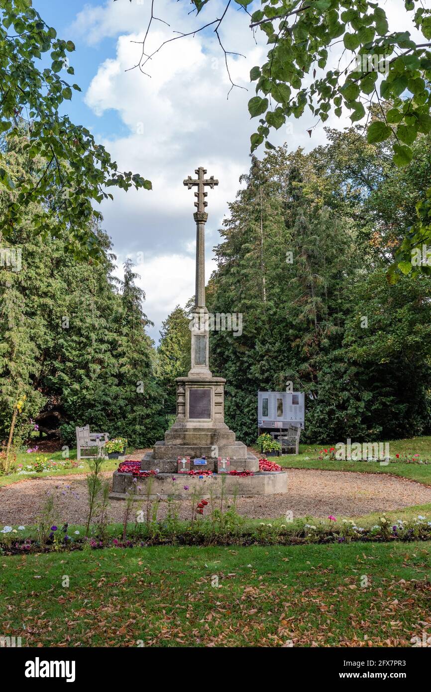 War Memorial to those who fell in WW1, Horsefair Green, Stony Stratford