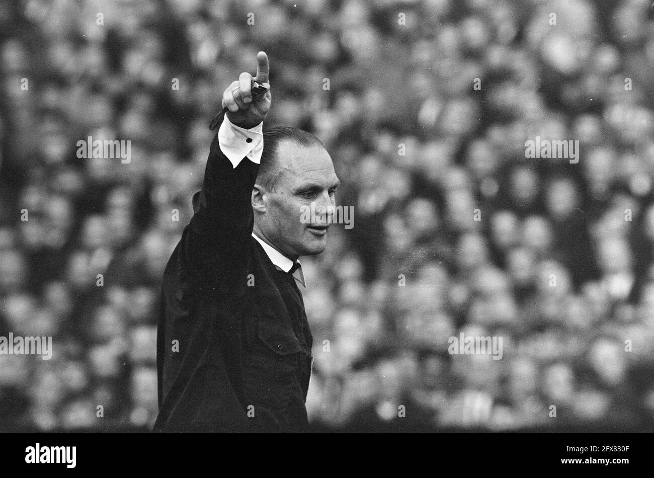 Referee ravens numbers 24 hires stock photography and images Alamy