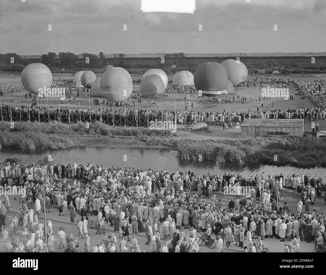 Balloon race amsterdam overview hires stock photography and images Alamy