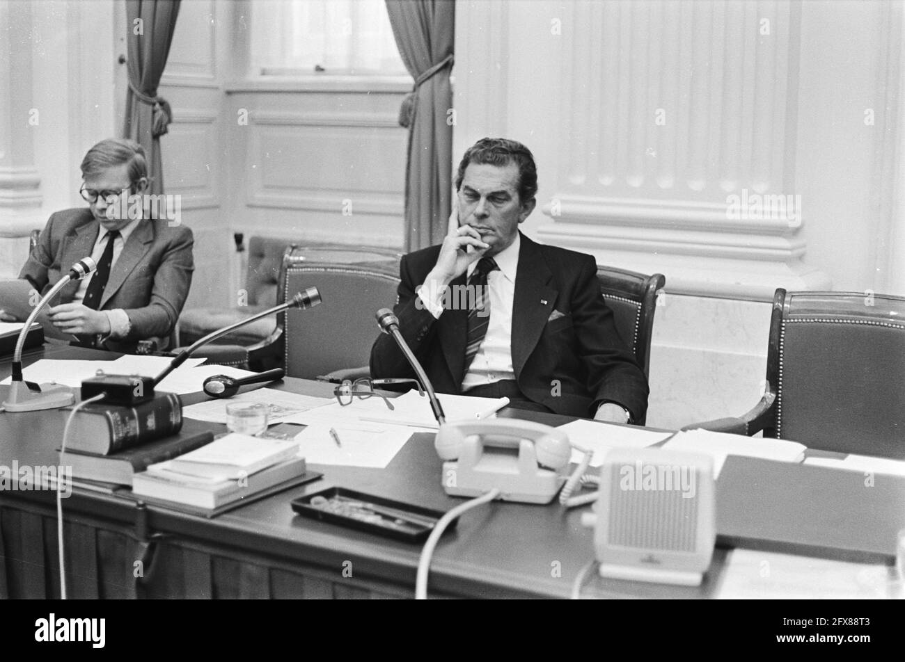 Barend Biesheuvel behind government table Lower House in connection with meeting of Committee on Atlantic Affairs of which he is chairman, October 7, 1977, Meetings, The Netherlands, 20th century press agency photo, news to remember, documentary, historic photography 1945-1990, visual stories, human history of the Twentieth Century, capturing moments in time Stock Photo