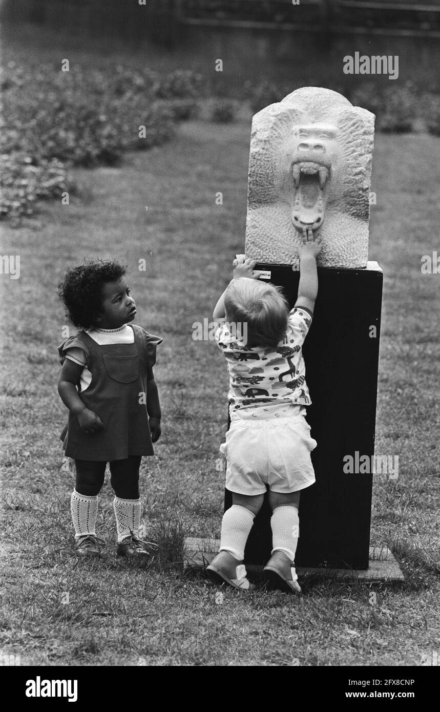 Sculpture exhibition human Black and White Stock Photos & Images - Alamy