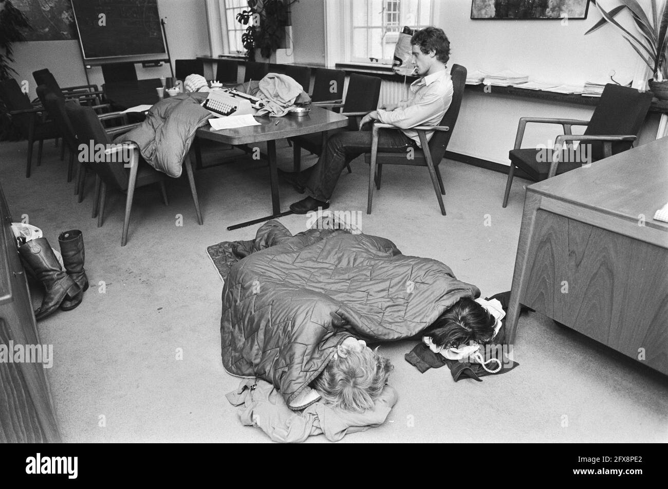 Occupation Maagdenhuis as a protest against the erosion of participation in departments; occupiers in sleeping bags, November 22, 1978, Occupation, protests, sleeping bags, The Netherlands, 20th century press agency photo, news to remember, documentary, historic photography 1945-1990, visual stories, human history of the Twentieth Century, capturing moments in time Stock Photo