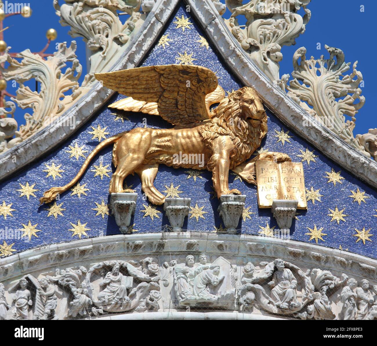 Golden Winged Lion Symbol Of The City Of Venice In Northern Italy And Also Of The Veneto Region Stock Photo Alamy Golden Winged Lion Symbol Of The City Of Venice In Northern Italy And Also Of The Veneto Region Stock Photo Alamy