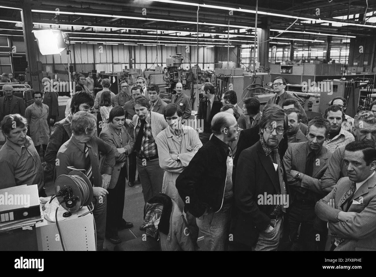 Occupation of Tealtronic; workers during meeting in factory hall, January 10, 1977, CONTENT, WORKERS, meetings, The Netherlands, 20th century press agency photo, news to remember, documentary, historic photography 1945-1990, visual stories, human history of the Twentieth Century, capturing moments in time Stock Photo