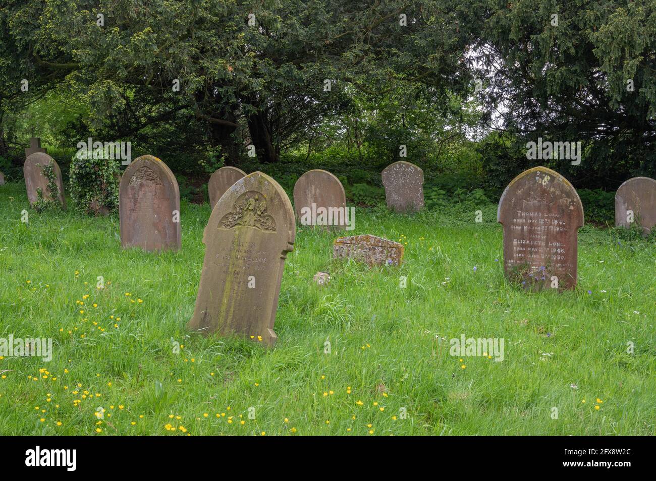 Very old headstones hi-res stock photography and images - Alamy