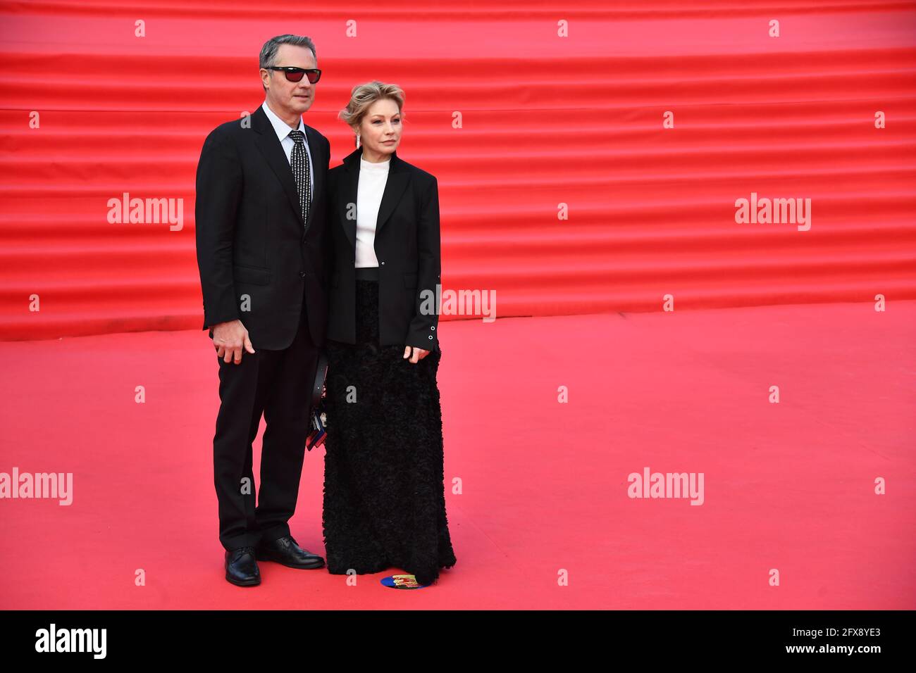 Qizil bosh kokrak porno erektsiya Dik kochasi