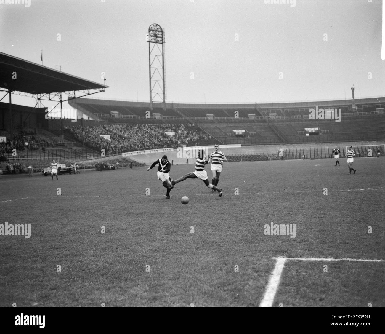 Blauw-Wit against Sportclub Enschede 1-1, December 3, 1961, The Netherlands, 20th century press agency photo, news to remember, documentary, historic photography 1945-1990, visual stories, human history of the Twentieth Century, capturing moments in time Stock Photo