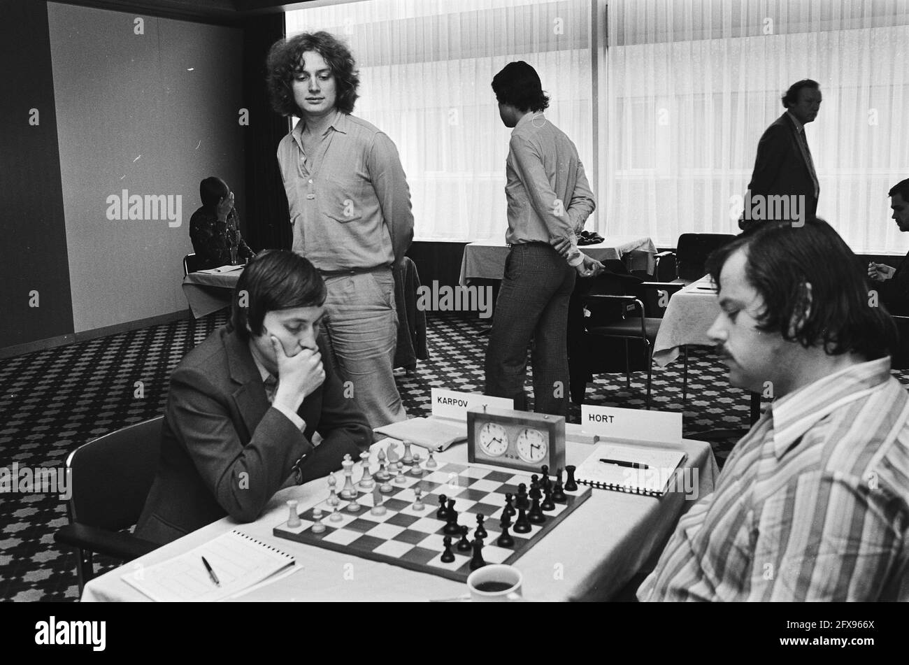 Karpov (l) plays against Hort; Timman (standing) looks on, July 10, 1980, chess  games, chess, chess players, tournaments, The Netherlands, 20th century  press agency photo, news to remember, documentary, historic photography  1945-1990