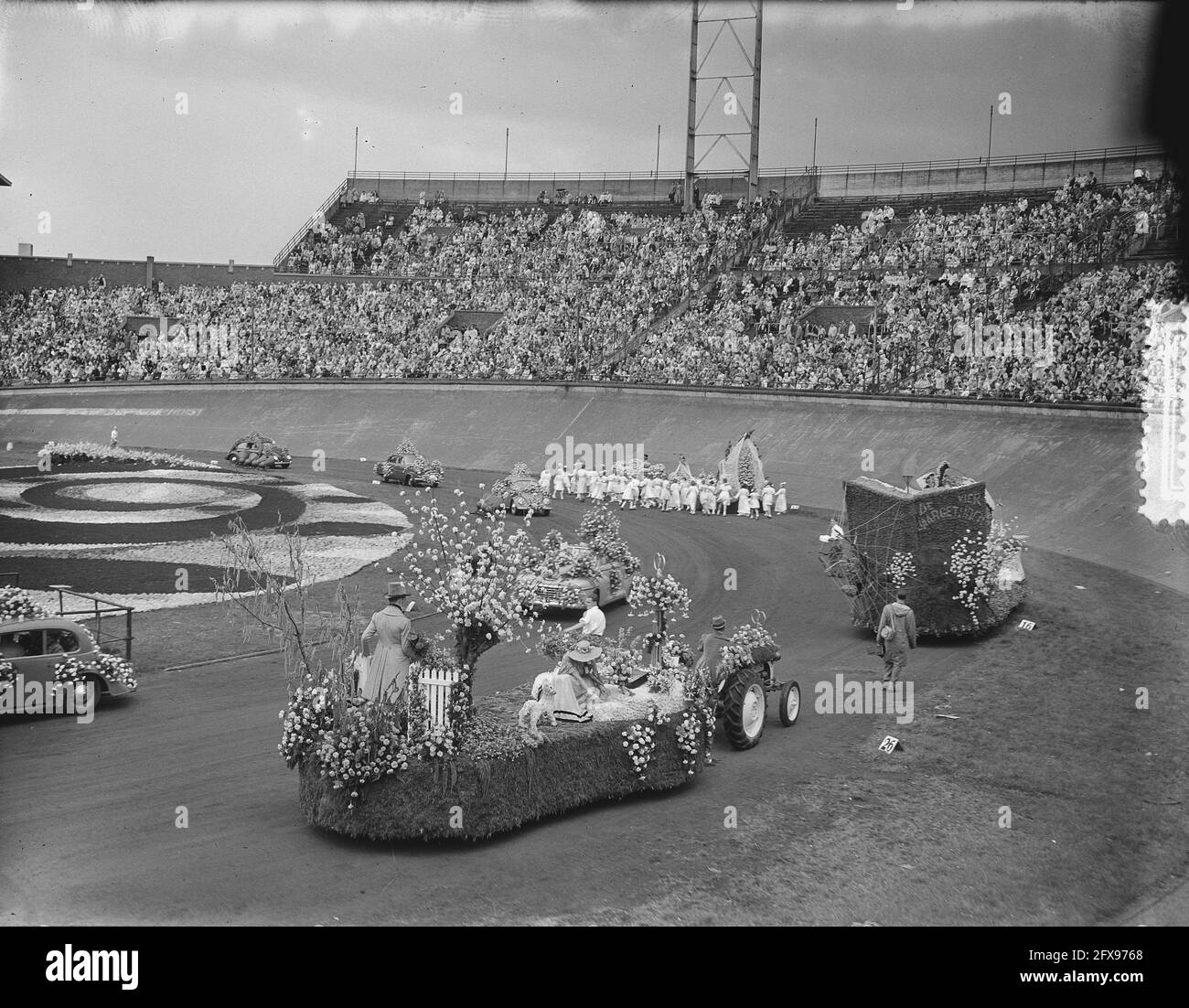 Bloemencorso Stadion Amsterdam, 6 September 1952, parades, stadiums, The Netherlands, 20th century press agency photo, news to remember, documentary, historic photography 1945-1990, visual stories, human history of the Twentieth Century, capturing moments in time Stock Photo