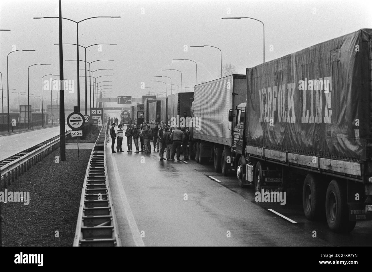 Collective labour agreement hires stock photography and images Alamy