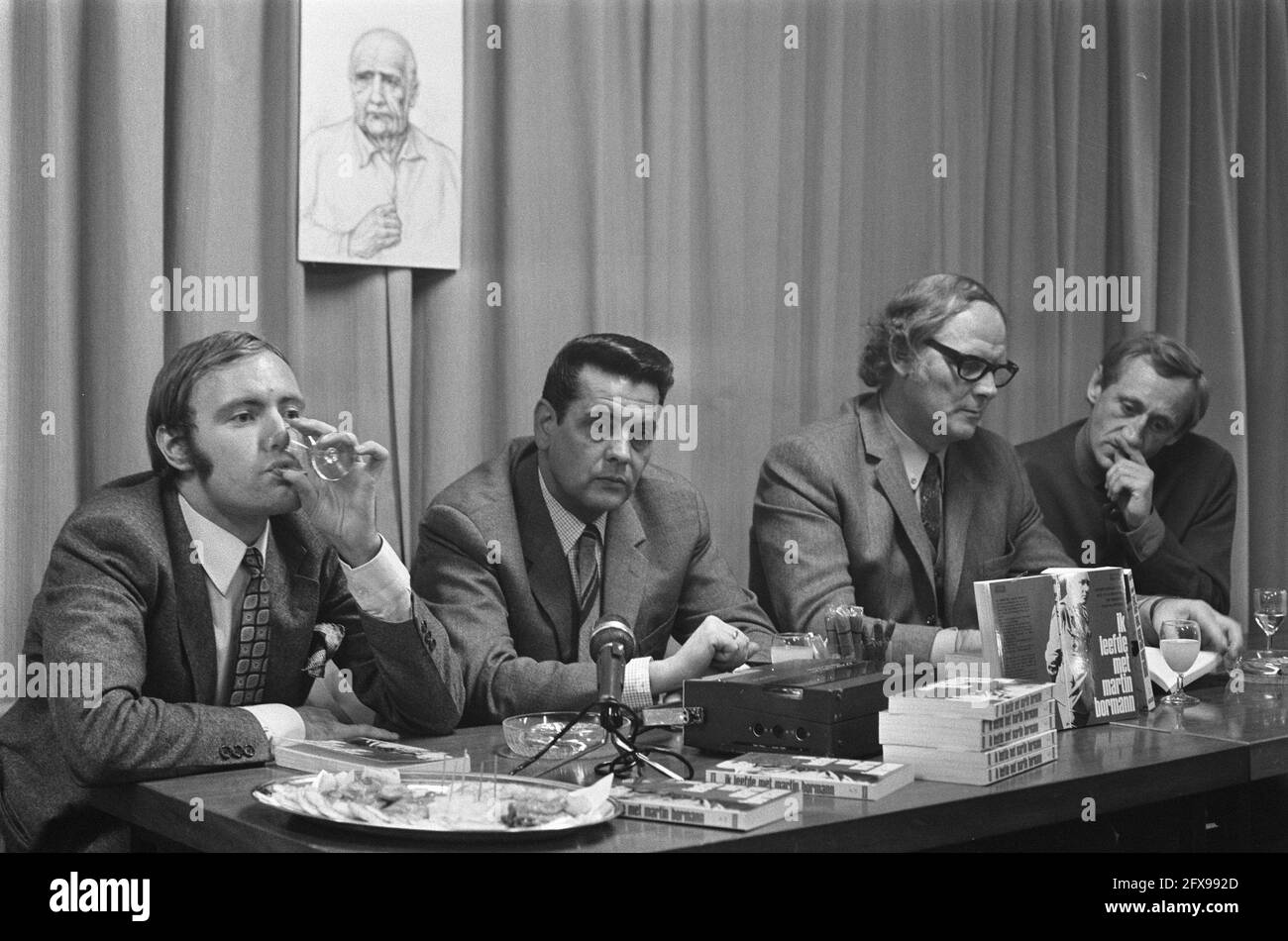 Book I lived with Martin Bormann published by Publisher Born, press conference The Hague . Recent portrait of Bormann, November 13, 1969, books, press conferences, portraits, publishing houses, The Netherlands, 20th century press agency photo, news to remember, documentary, historic photography 1945-1990, visual stories, human history of the Twentieth Century, capturing moments in time Stock Photo