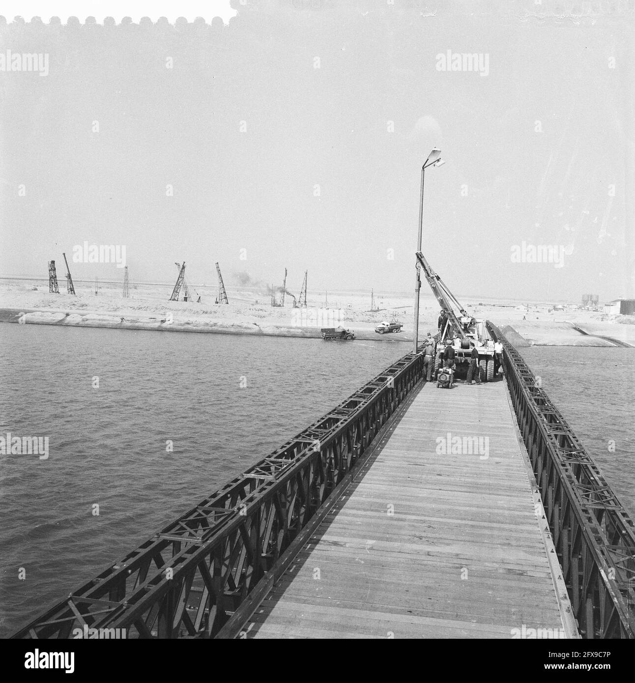 Bailey bridges hires stock photography and images Alamy