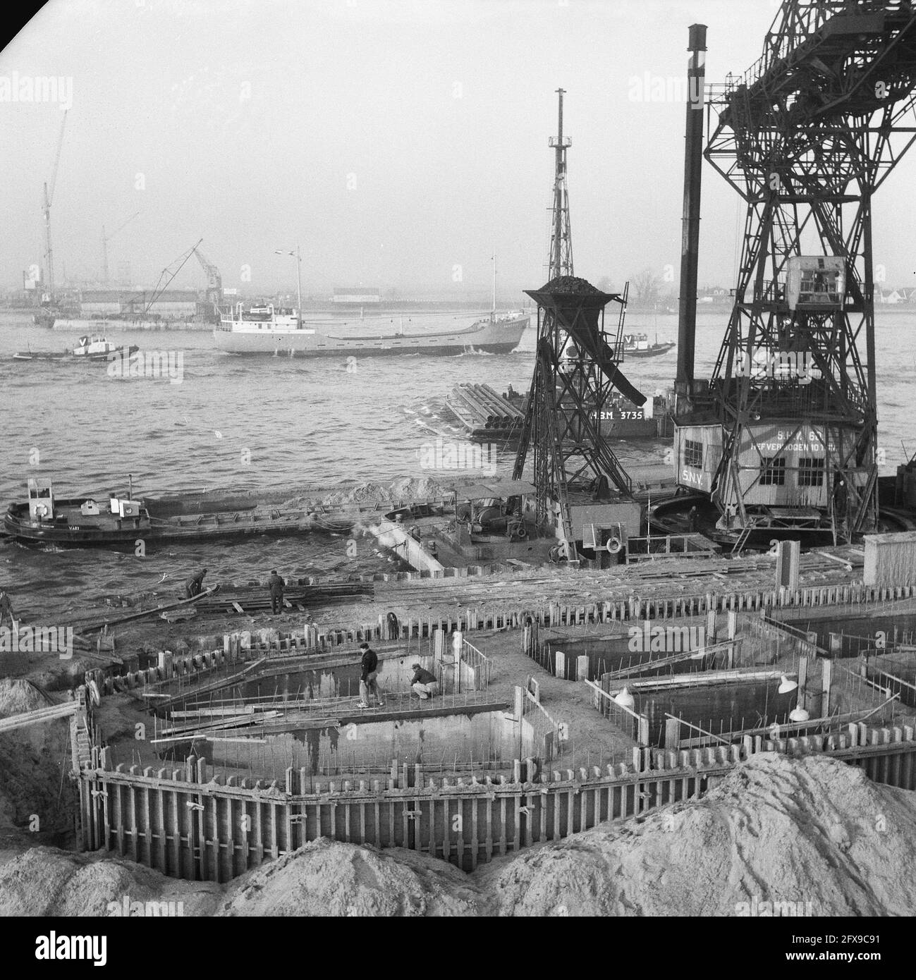 Caisson bridge hires stock photography and images Alamy