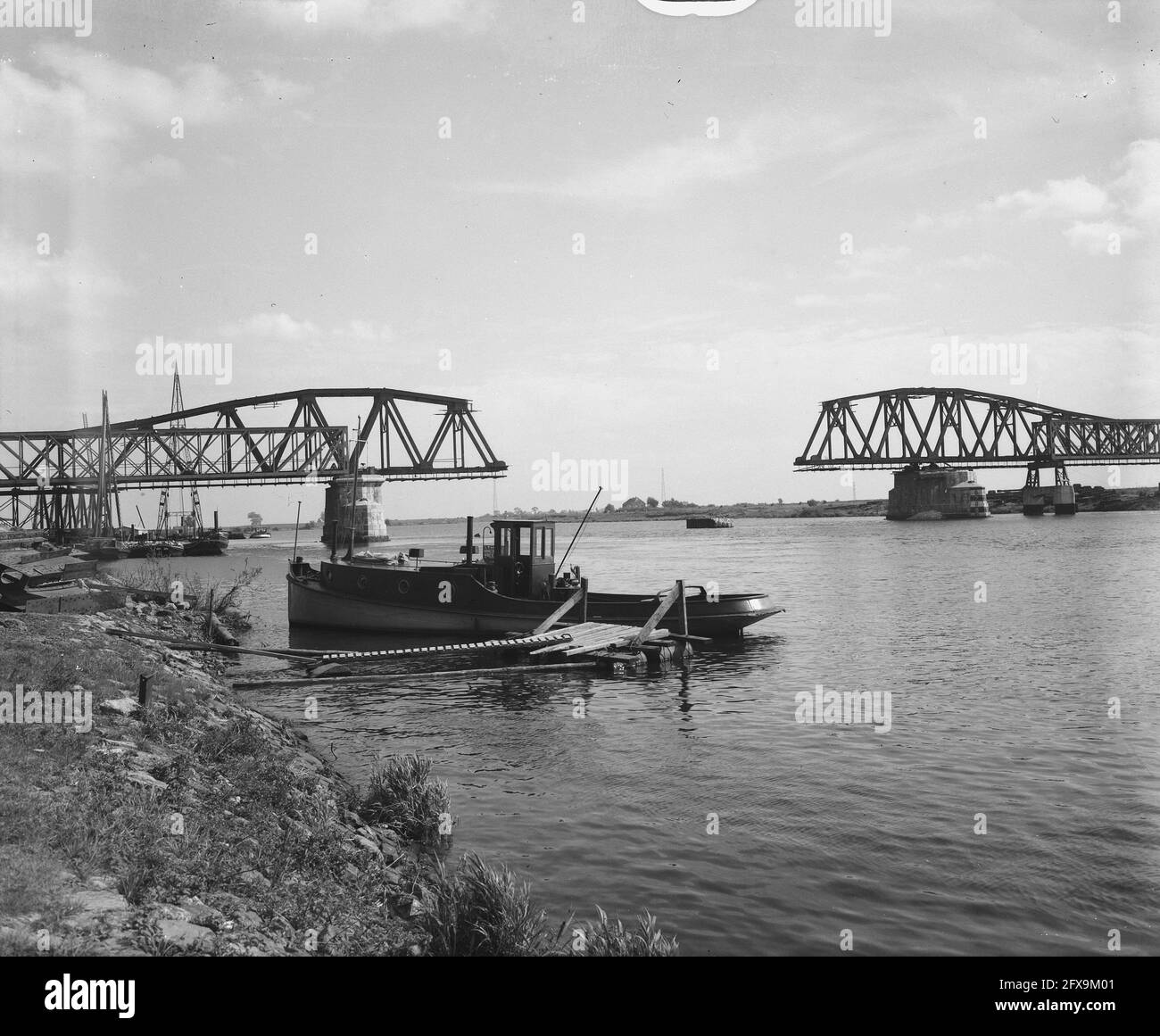Bridge at Hedel, September 23, 1946, BRUG, The Netherlands, 20th century press agency photo, news to remember, documentary, historic photography 1945-1990, visual stories, human history of the Twentieth Century, capturing moments in time Stock Photo