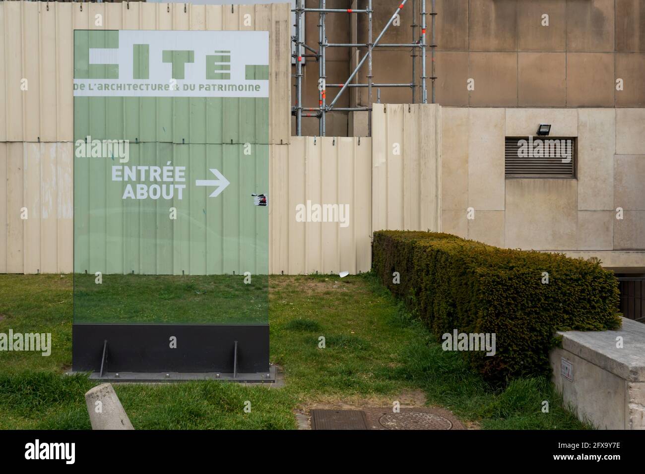 Entrance sign of museum of architecture (Cite de l'Architecture et du Patrimoine). Palais de Chaillot at Place du Trocadero. PARIS, FRANCE. April 24, Stock Photo