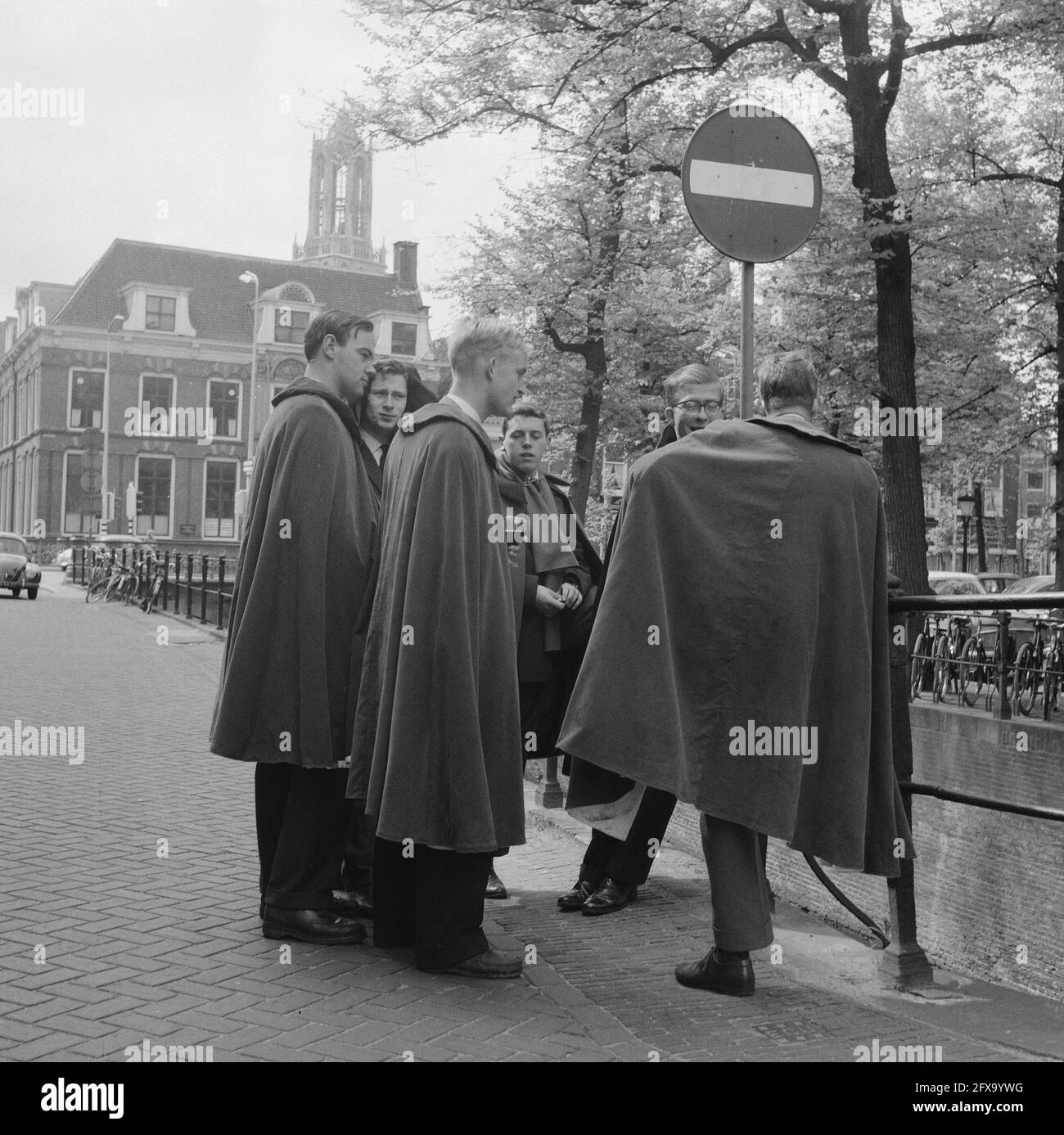 Capes for students in Utrecht in connection with 325th anniversary of the corps, 5 May 1961, corps, students, The Netherlands, 20th century press agency photo, news to remember, documentary, historic photography 1945-1990, visual stories, human history of the Twentieth Century, capturing moments in time Stock Photo