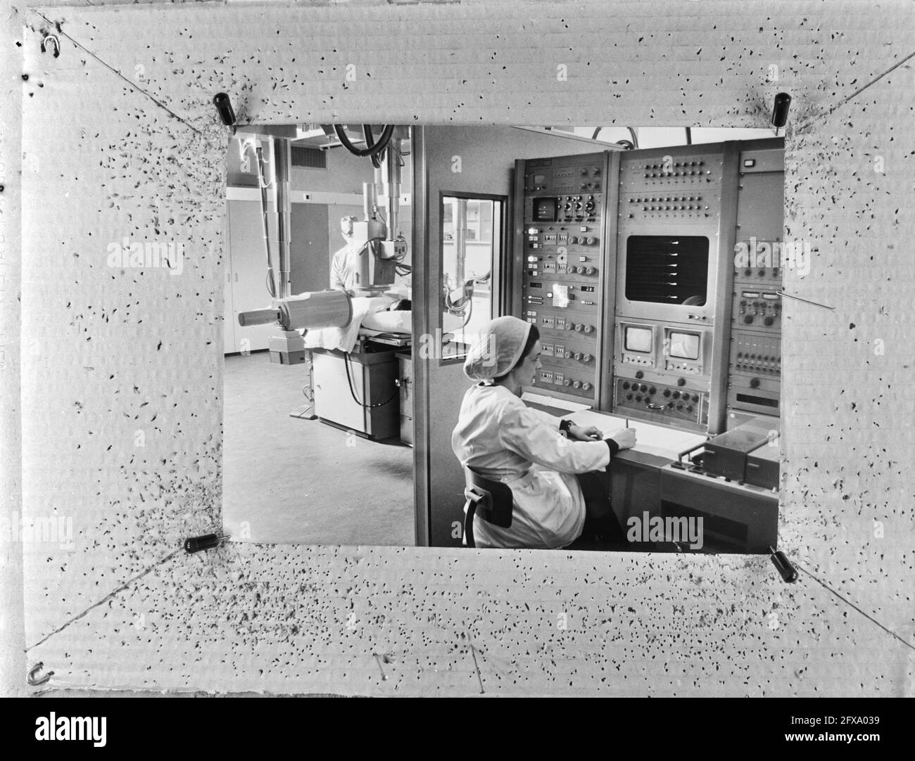 Cardiological clinic at Wilhelmina Gasthuis, interior, February 29, 1972, cardiology, medicine, clinics, hospitals, The Netherlands, 20th century press agency photo, news to remember, documentary, historic photography 1945-1990, visual stories, human history of the Twentieth Century, capturing moments in time Stock Photo