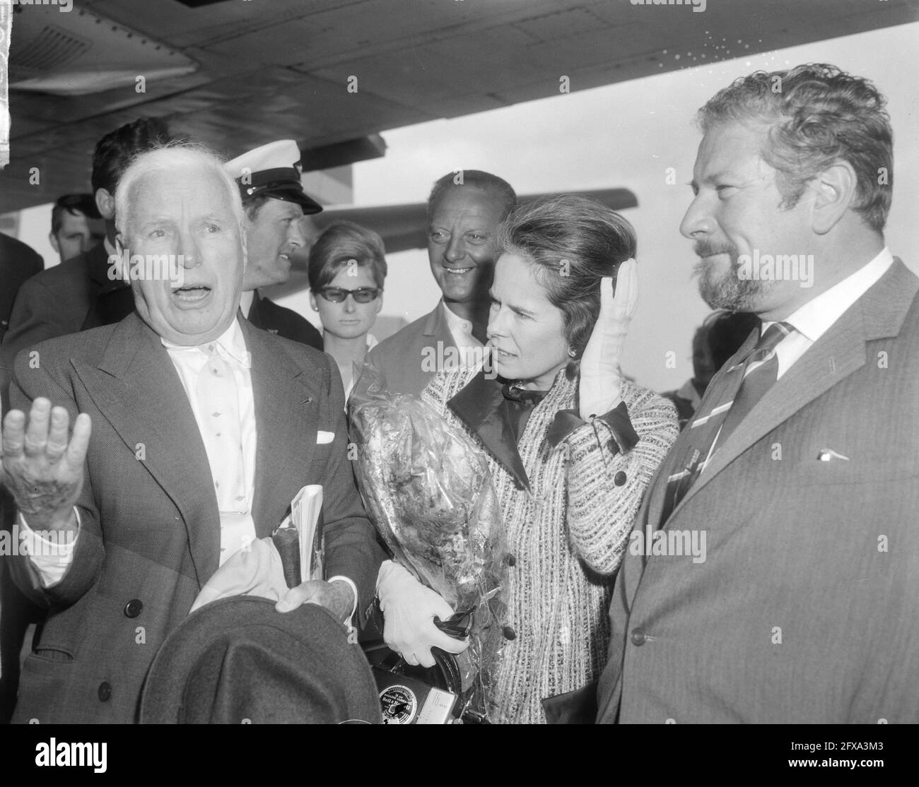 Chaplin, his wife Oona O'Neill and Peter Ustinov, June 23, 1965, arrivals, actors, The Netherlands, 20th century press agency photo, news to remember, documentary, historic photography 1945-1990, visual stories, human history of the Twentieth Century, capturing moments in time Stock Photo