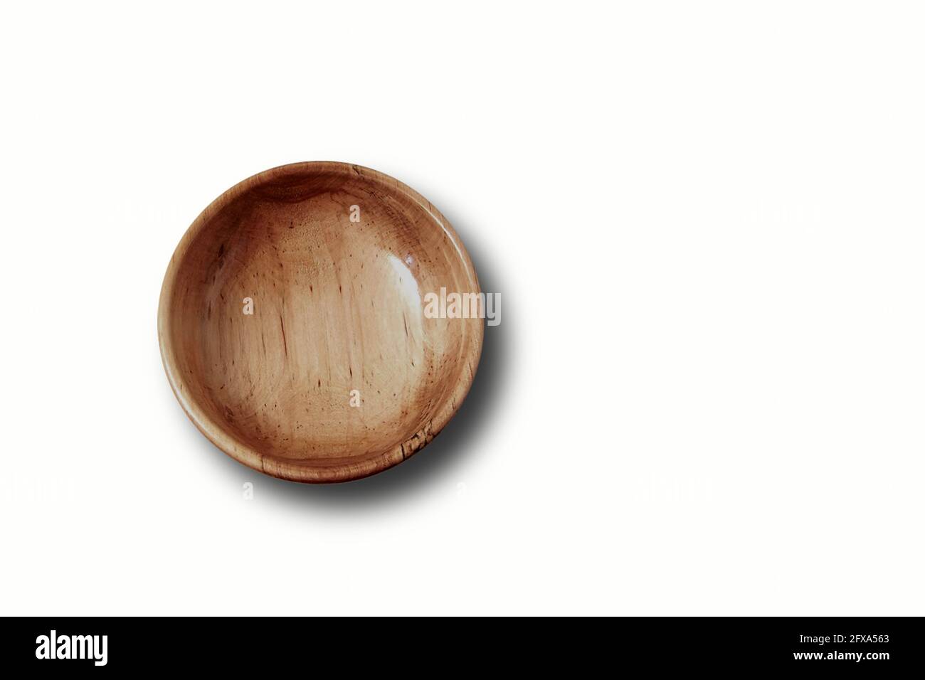 Top view an Empty Wooden Bowl isolated on white Stock Photo - Alamy