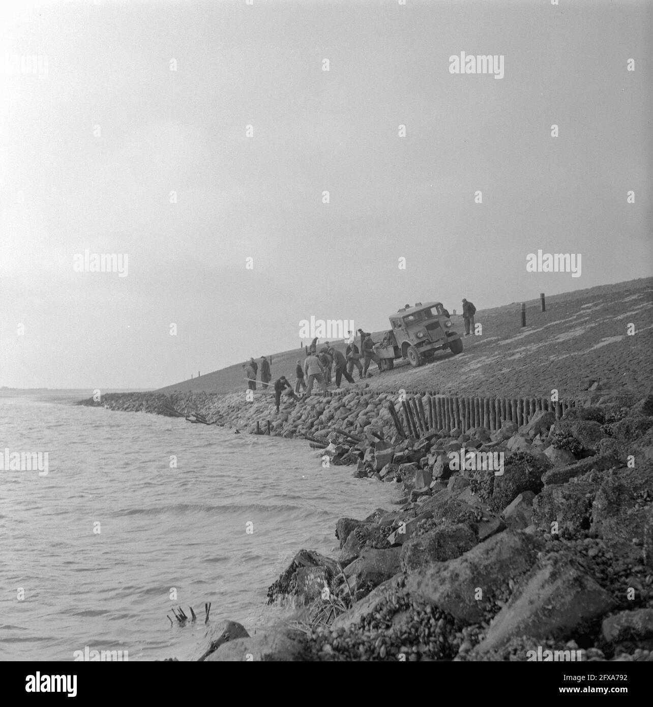 Dike collapse on Texel, January 24, 1954, Dike collapses, The Netherlands, 20th century press agency photo, news to remember, documentary, historic photography 1945-1990, visual stories, human history of the Twentieth Century, capturing moments in time Stock Photo