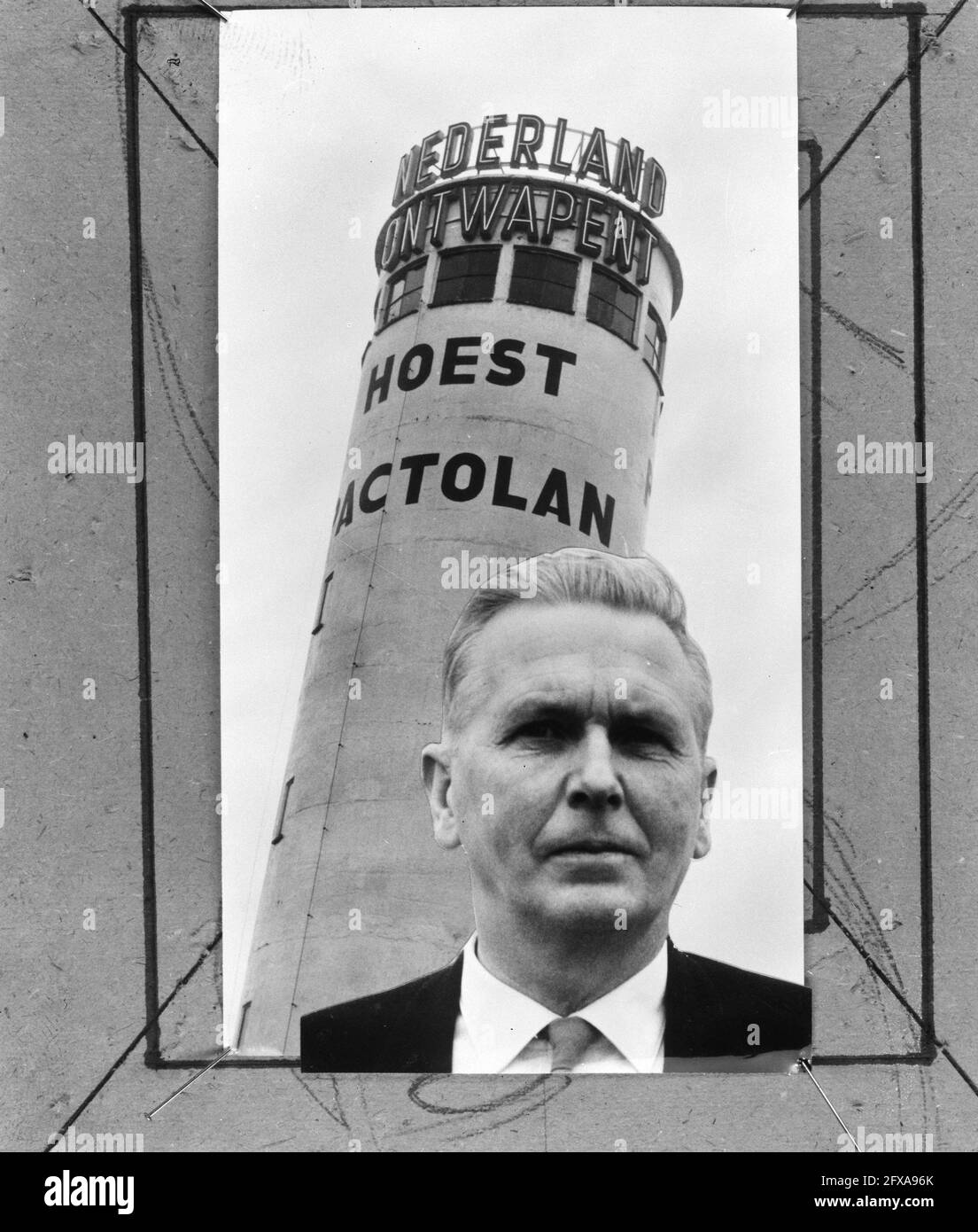 Director of The Tower at Naarden in court; Mr. Landman in front of his tower, November 25, 1965, directors, judges, towers, The Netherlands, 20th century press agency photo, news to remember, documentary, historic photography 1945-1990, visual stories, human history of the Twentieth Century, capturing moments in time Stock Photo