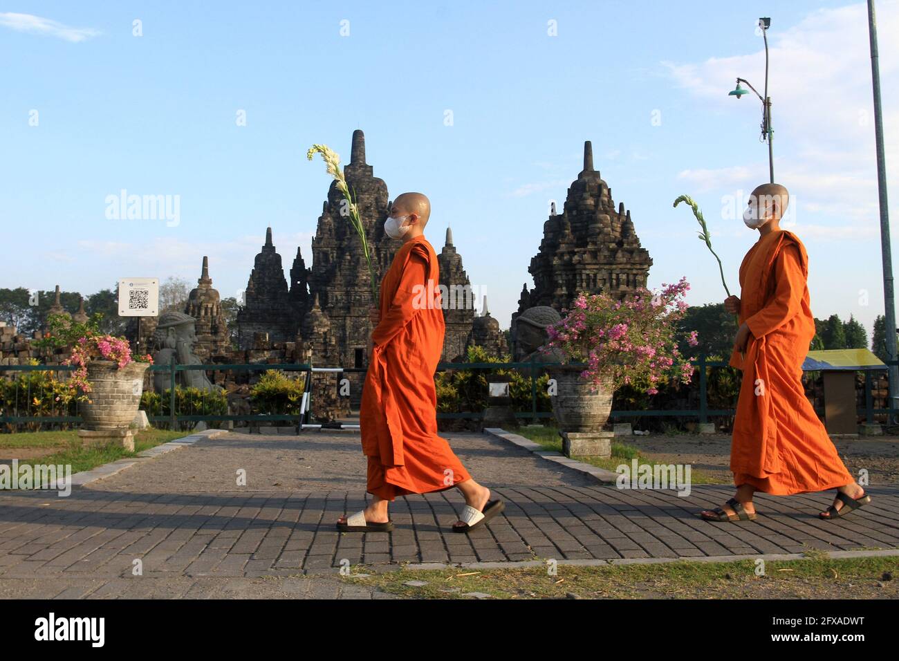 Pradaksina High Resolution Stock Photography And Images Alamy