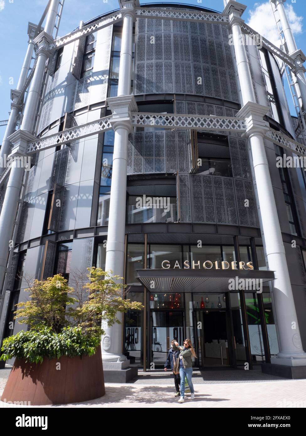 KIngs Cross London, Coal Drops Yard, Gasholders luxury apartment complex Stock Photo Alamy