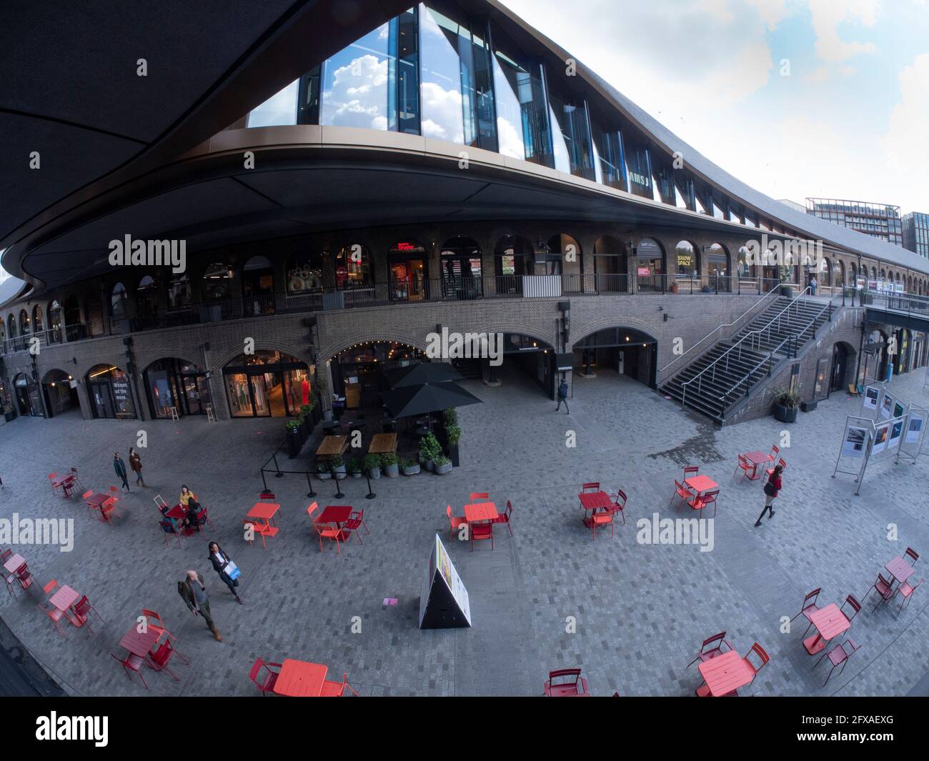 KIngs Cross London, Samsung KX building Coal Drops Yard, concept store with cafe area beneath Stock Photo